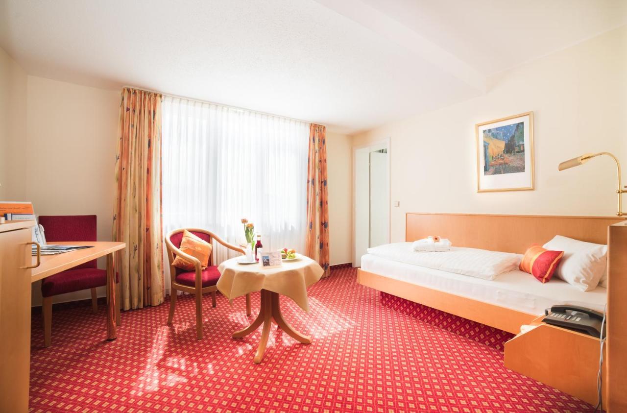 Strandhotel Loechnerhaus Райхенау Экстерьер фото